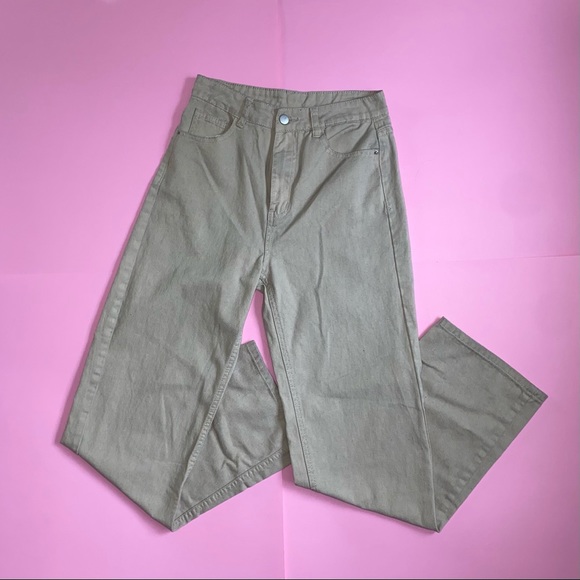 Relaxed fit jeans in cream 🤍🤎 - Picture 1 of 3